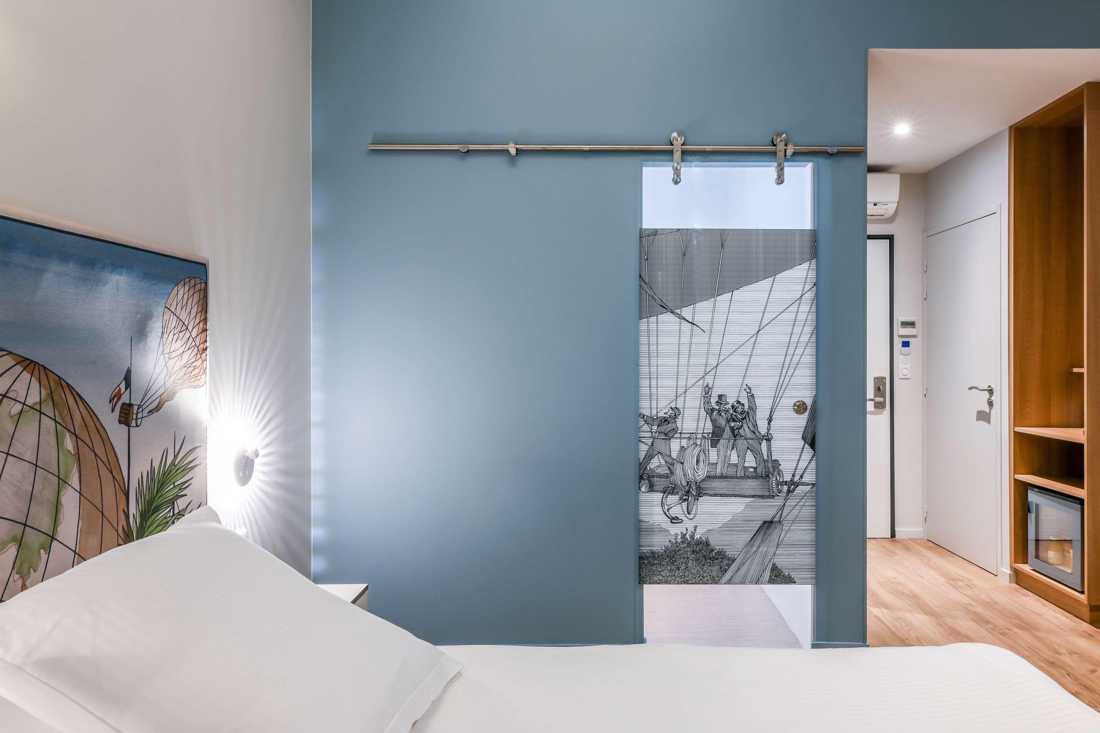 Jules Verne Hotel